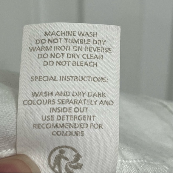 Boden white cotton zip button 2 pocket mini skirt, size 10 US. - Picture 7 of 7